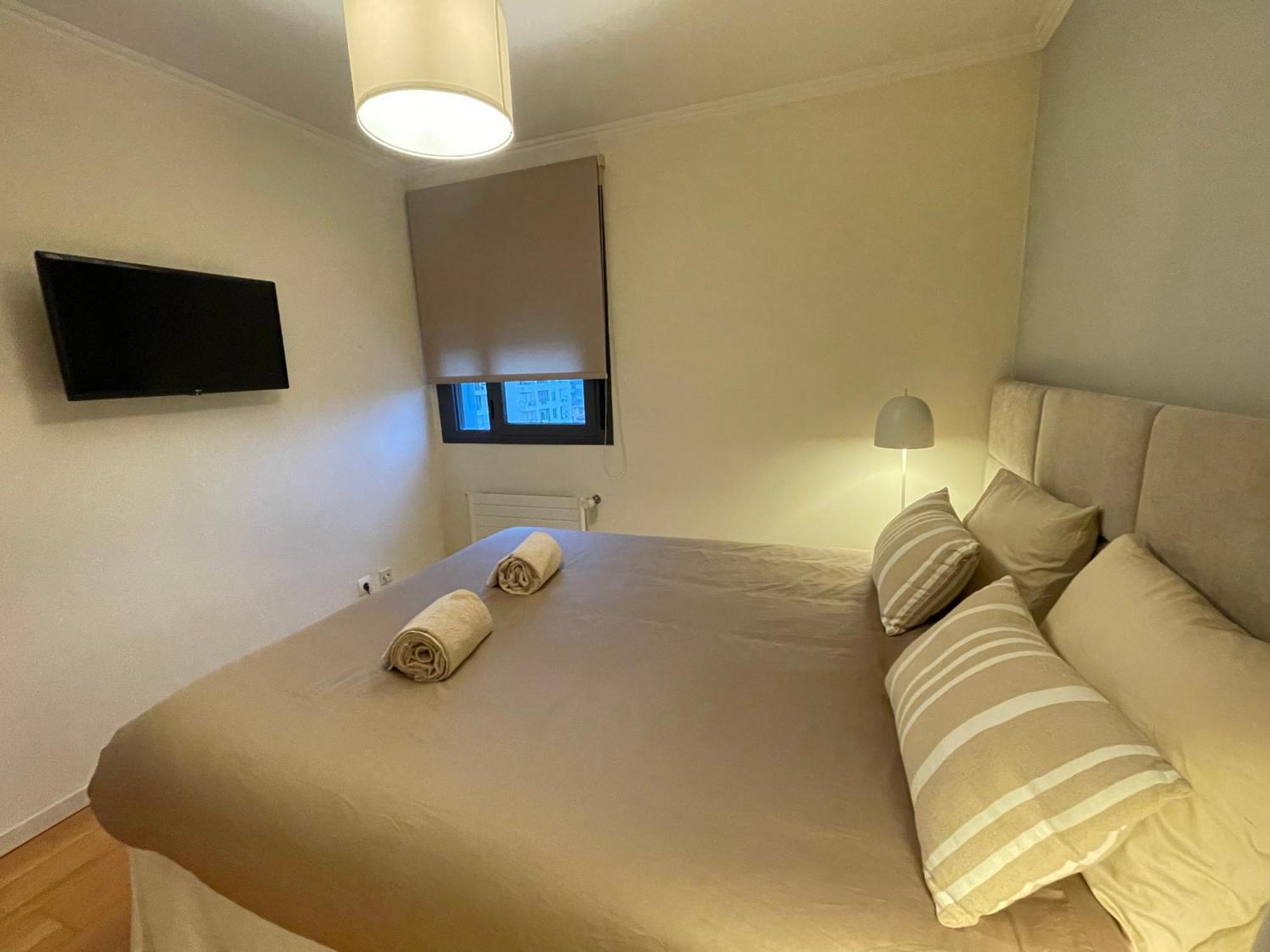 Besthomestay- Lisbon- Garden, Pool & Garage Apartment *