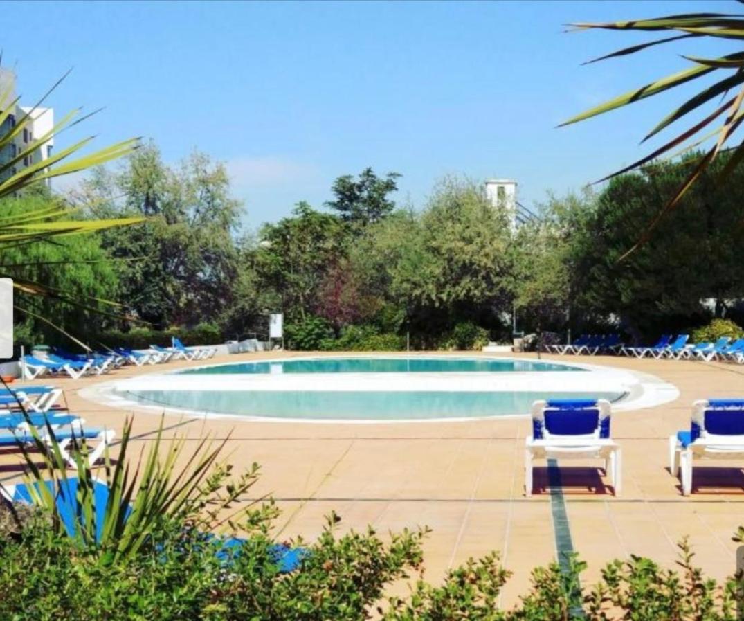 Besthomestay- Lisbon- Garden, Pool & Garage Apartment Lissabon