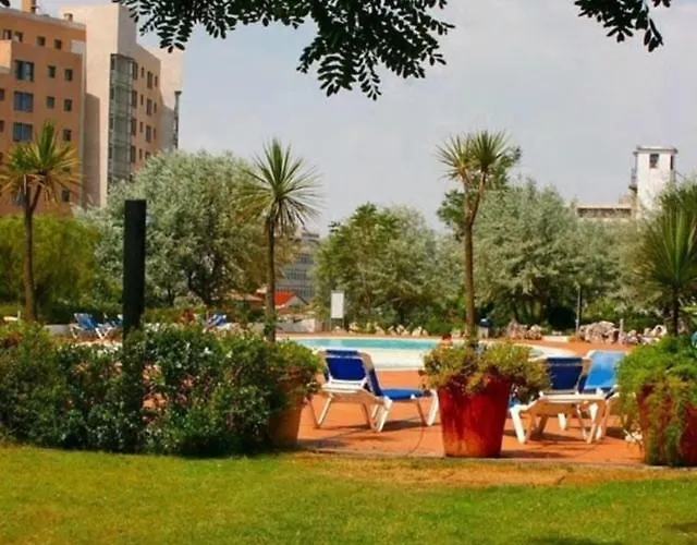 Besthomestay- Lisbon- Garden, Pool & Garage