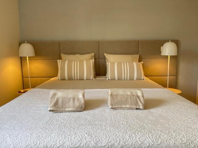 Besthomestay- Lisbon- Garden, Pool & Garage Apartment *