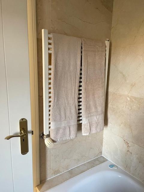 Besthomestay- Lisbon- Garden, Pool & Garage